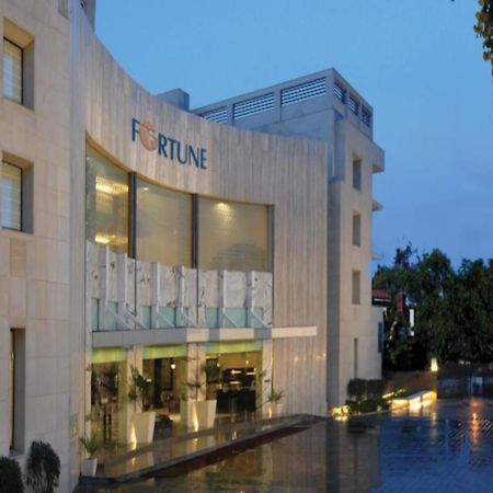 Fortune Sector 27, Noida - Member Itc Hotels' Group Экстерьер фото