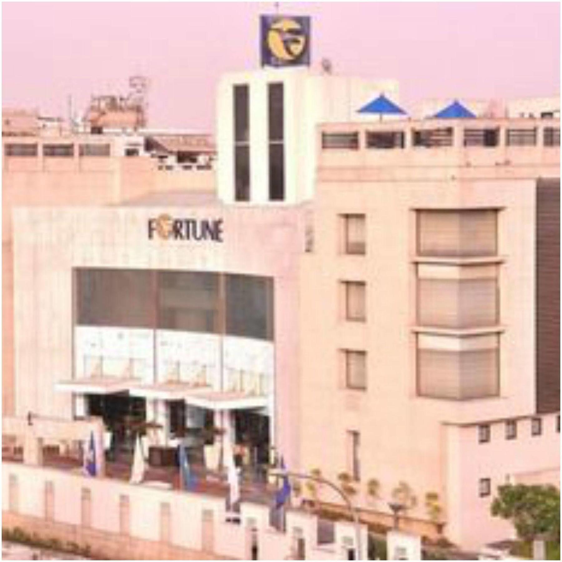 Fortune Sector 27, Noida - Member Itc Hotels' Group Экстерьер фото
